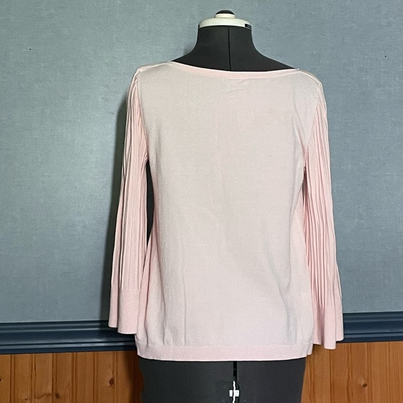 🔥3 for $15 Sale- Ann Taylor sweater - Picture 3 of 7